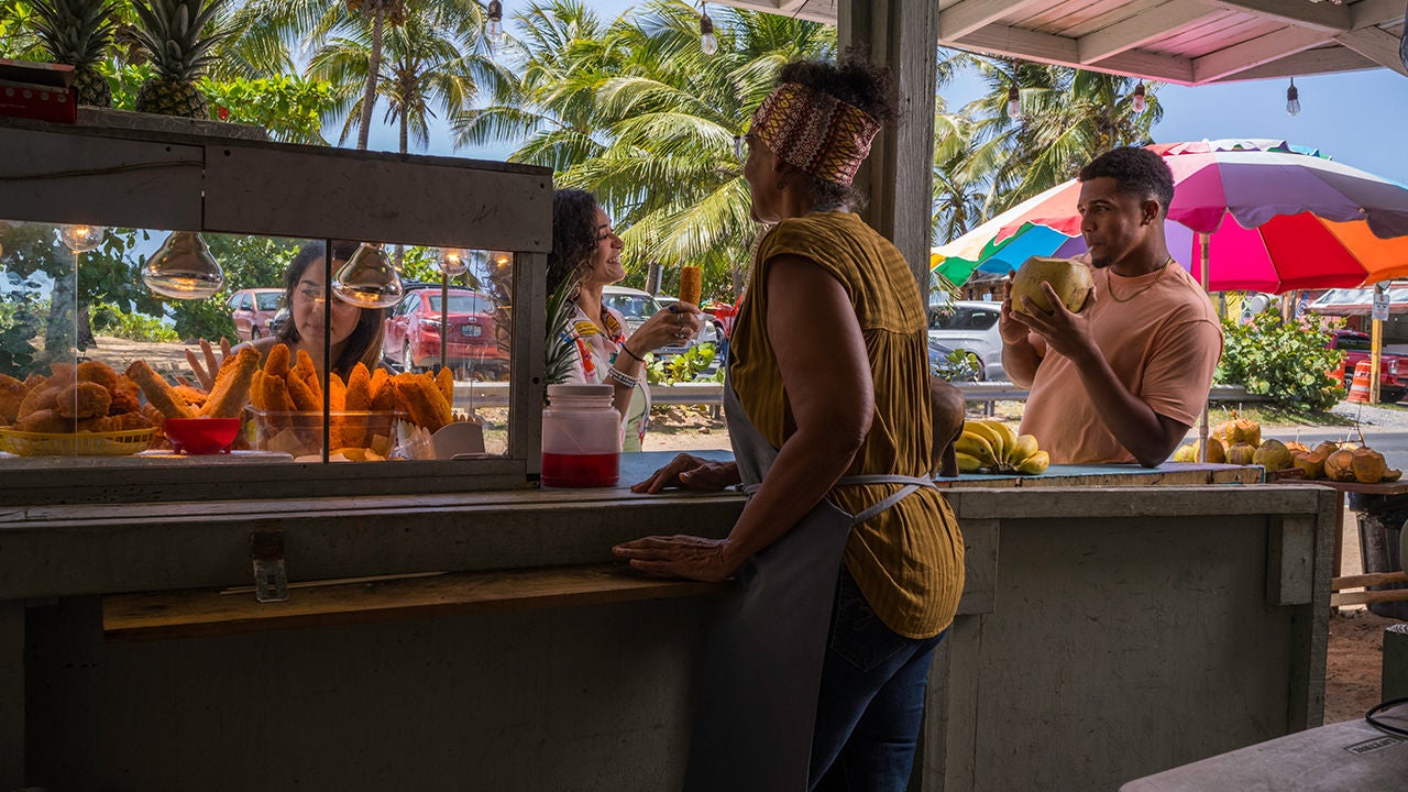 gastronomia y personas disfrutando